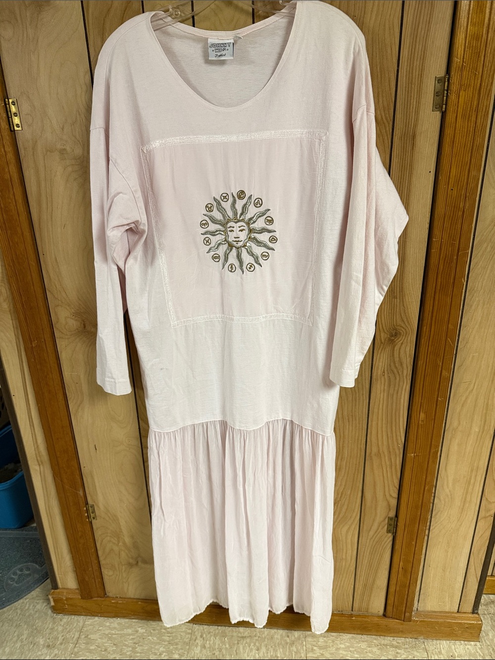 Johnny Was Light Pink V-Neck T-Shirt